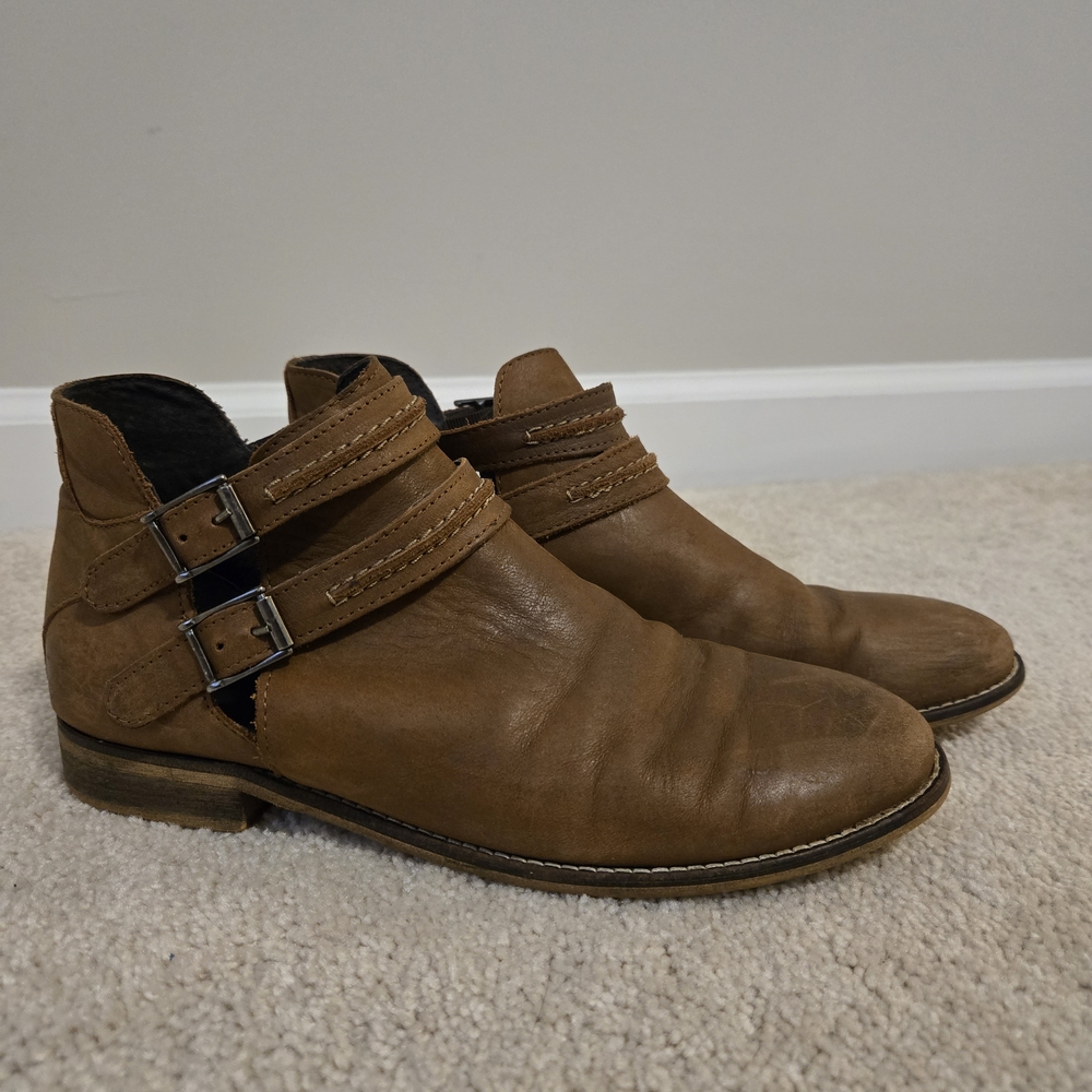 🌈Free People Tan Leather Ankle Boots
